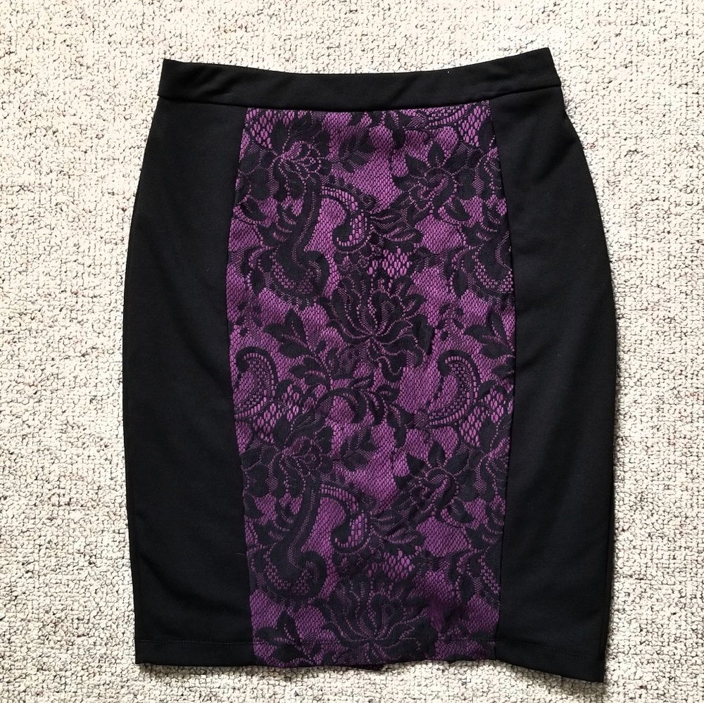 Lace skirt